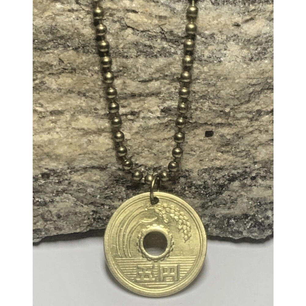 Real 1953 二十八 Japan 5 Yen Shōwa Good Luck Coin Pendant. Wear History!